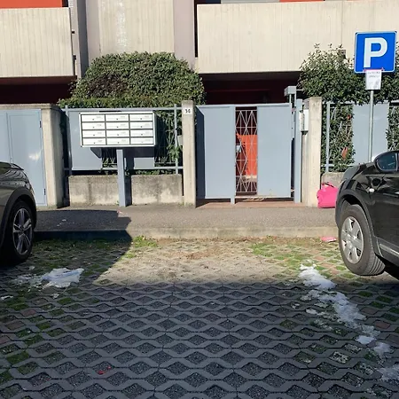 Free Parking, Close To The Train Station And The Duomo Apartment *